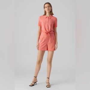 Vero Moda | Jesmilo High-Waist Box-Pleat Shorts in Georgia Peach
